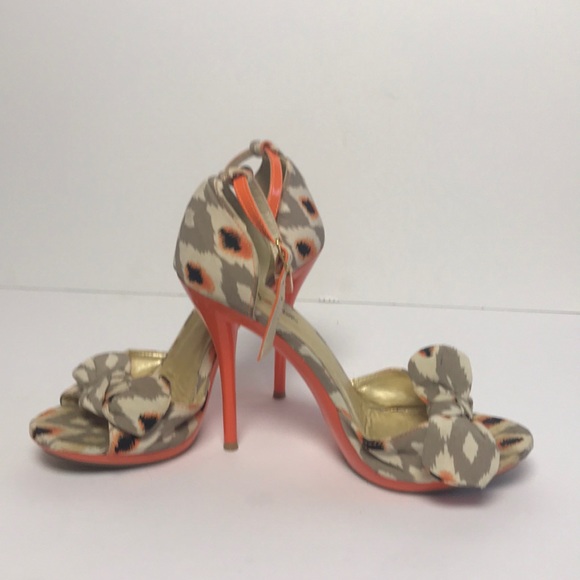 Orange pattern heels. - Picture 2 of 3